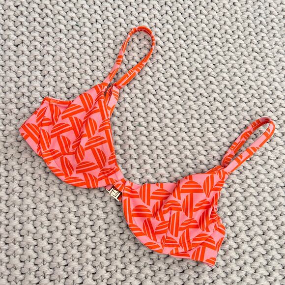 Skatie• ‘Claire’ Bikini Top in TROPICANA - Picture 2 of 13